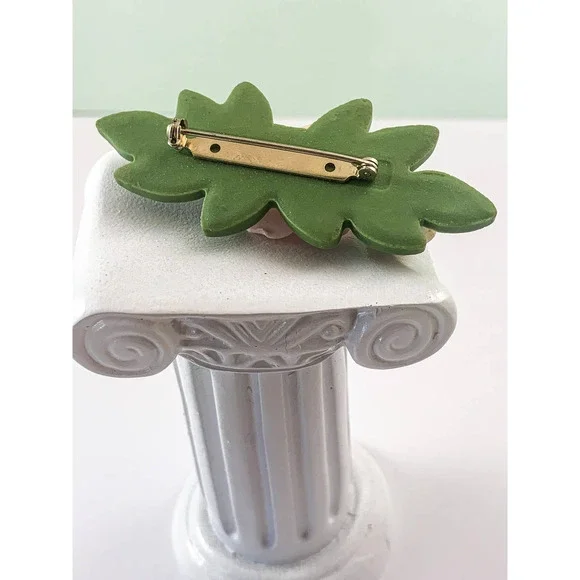 Avon Porcelain Petals Rose Pin - 1987 - Original Box - Touch of Vintage Romance! - Picture 6 of 6